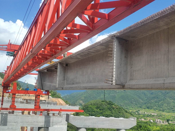 湖北鄂州架橋機(jī)租賃公司高鐵架橋機(jī)使用注意事項(xiàng)